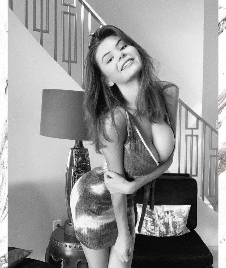 Ashley Stewart онлифанс