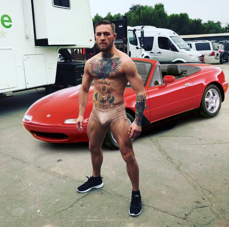 МАКГРЕГОР Коннор голый