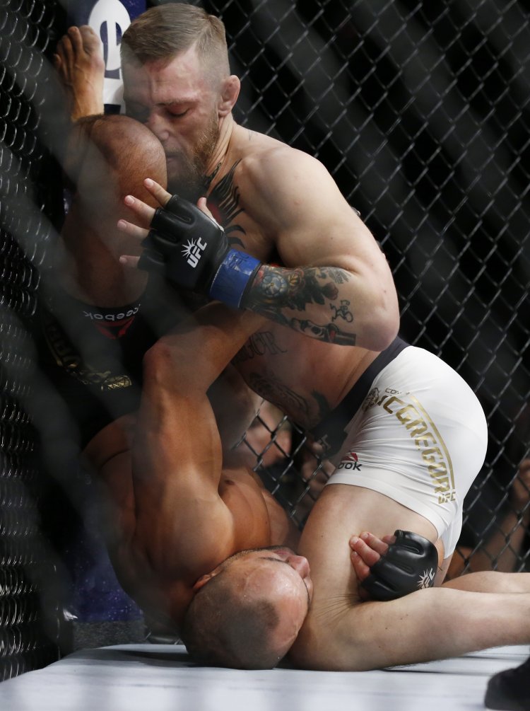 МАКГРЕГОР Коннор голый