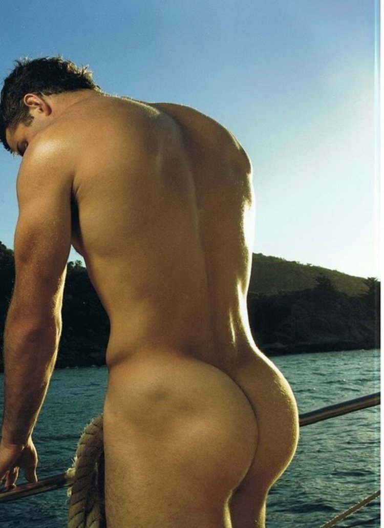 Толстая мужская задница