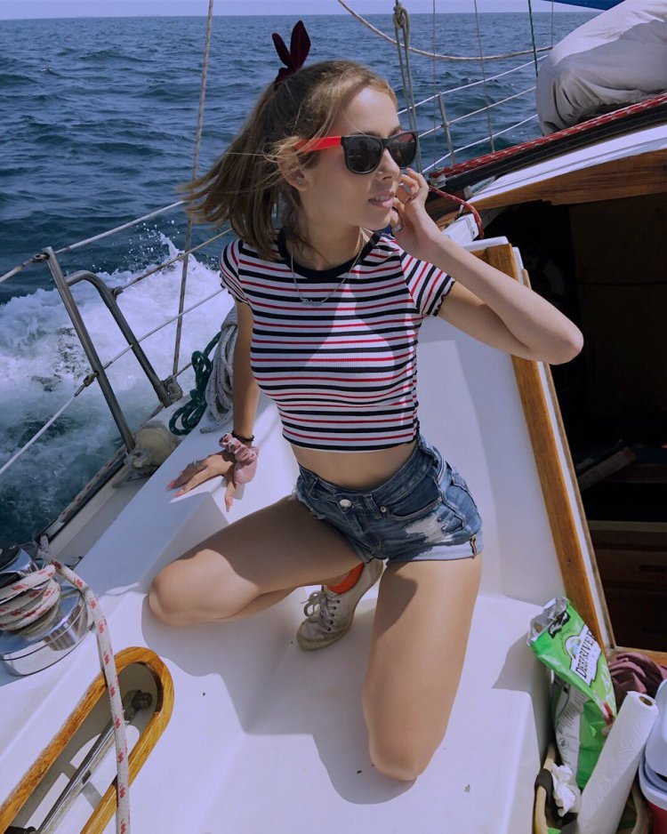 Haley pullos горячие