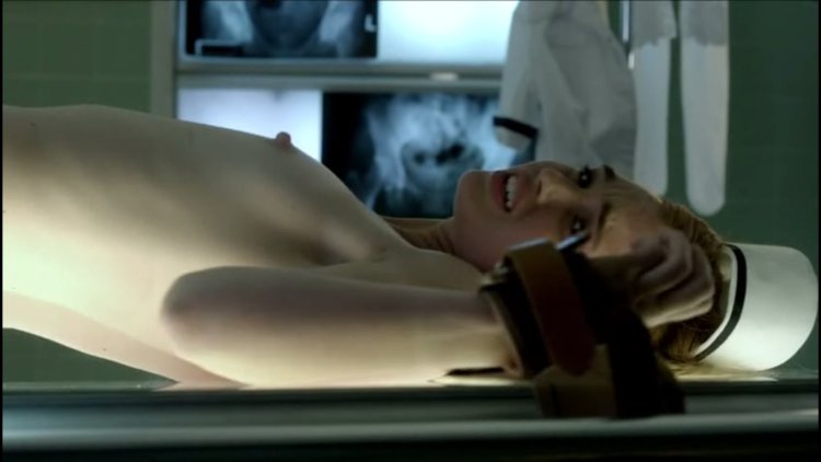 Lily James в фильме исключение ню