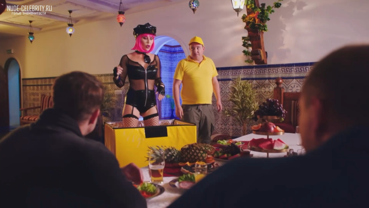 Илана Юрьева в шоу Уральские пельмени