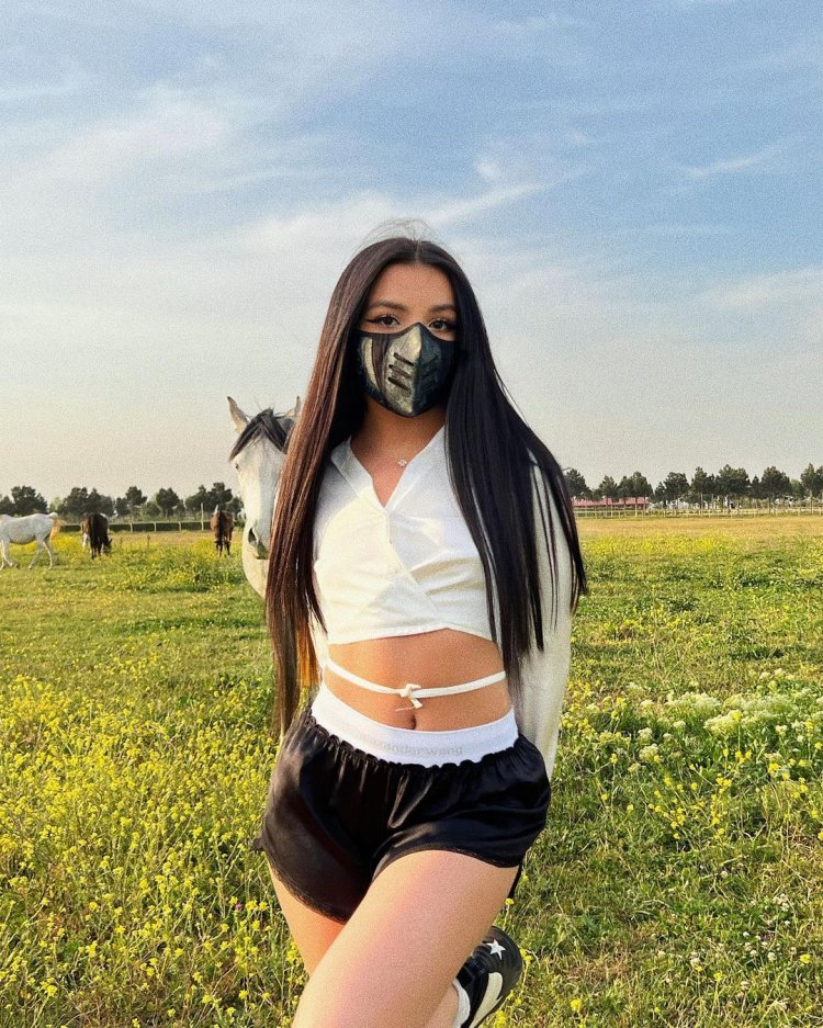 Стримерша Амина тендерлибае