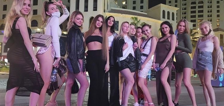 Украинские болельщицы разделись в знак поддержки сборной Англии