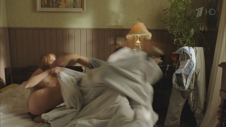 Александра Гордон голая