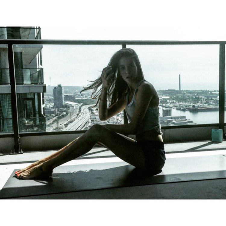 Женщины в офисе частное