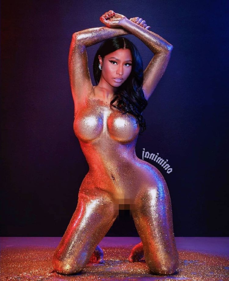 Ники минаж голые сиськи