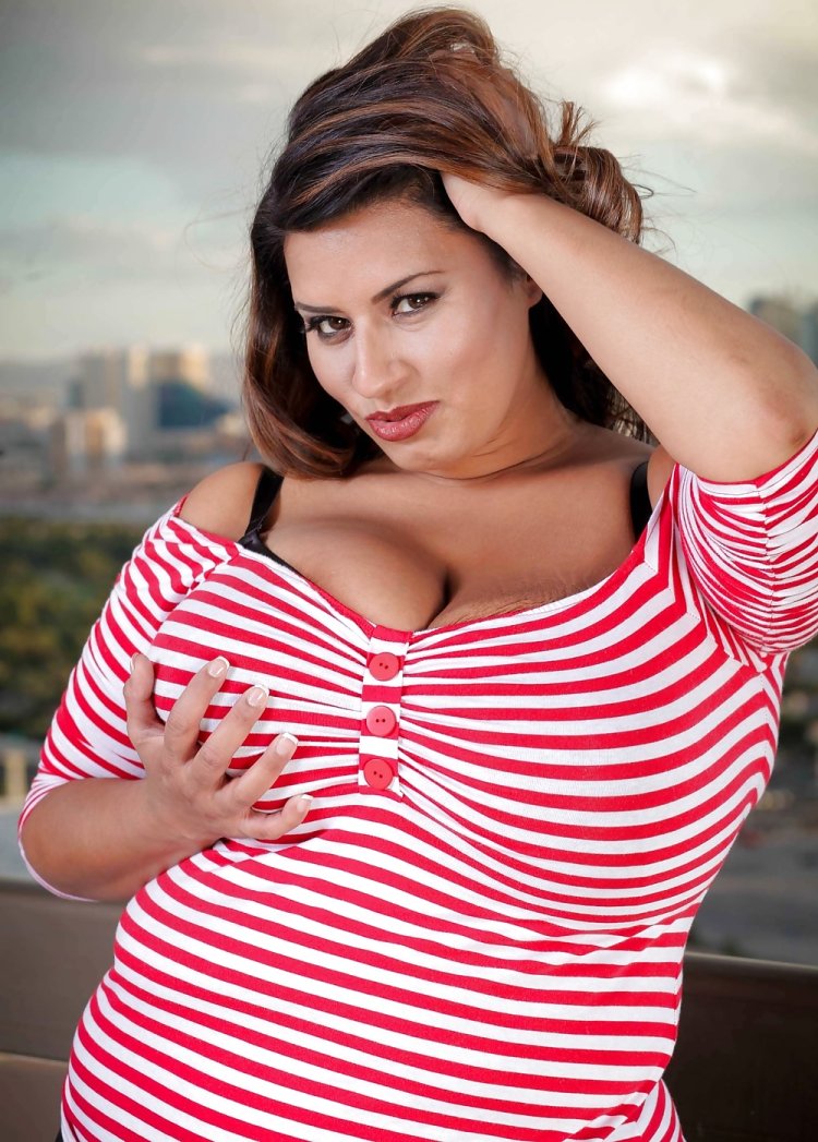 Xenia Deli в Нижнем прозрачном белье 2015