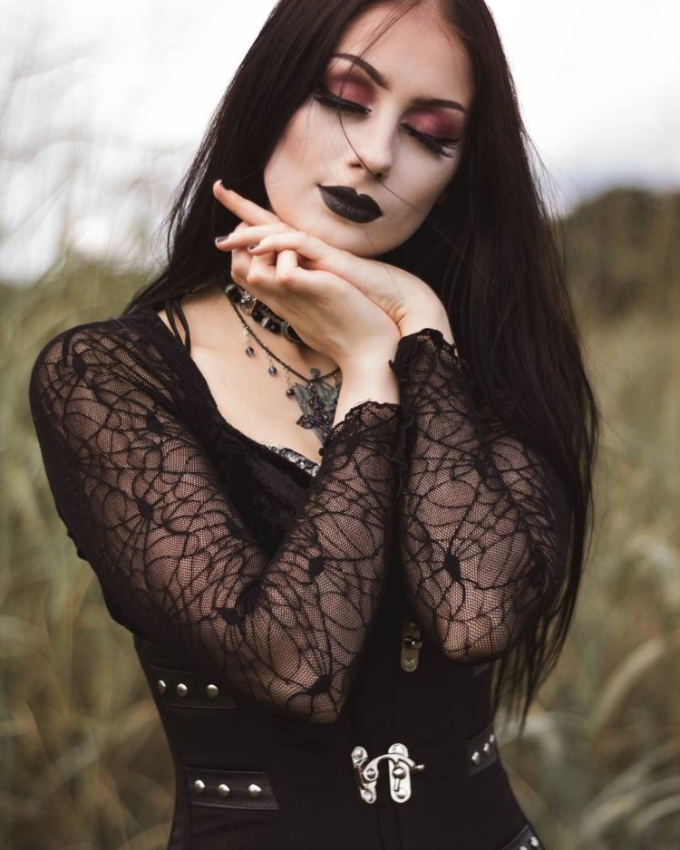Iriss Dark goth модель