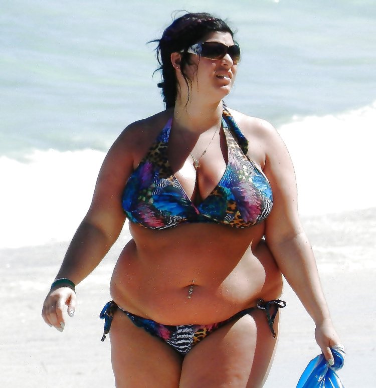 Сисястые толстушки в купальниках