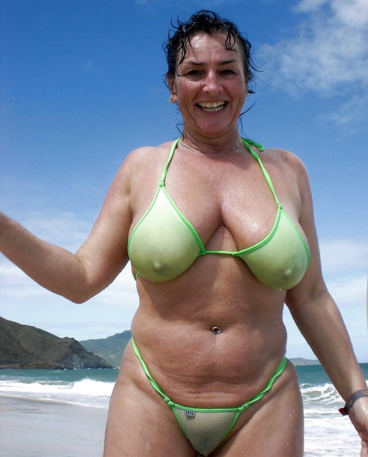 Голые толстые бабы на пляже