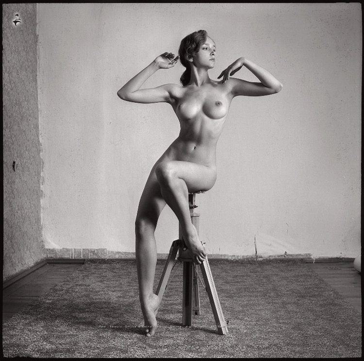 Голые женщины натурщицы