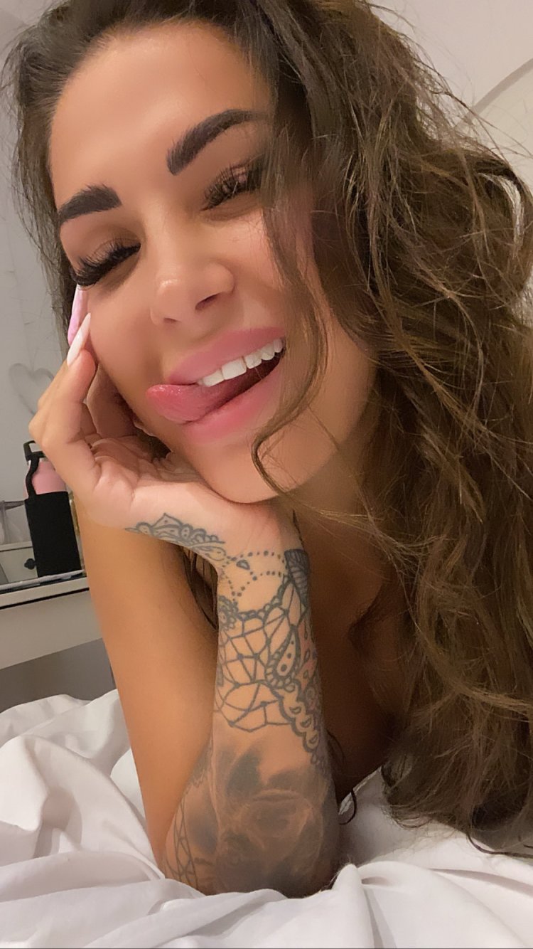 Elizabeth Anorue горячие фото