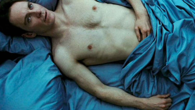 Майкл Фассбендер и Шарлиз Терон постельная сцена