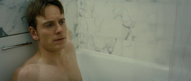 Майкл Фассбендер торс в фильме стыд