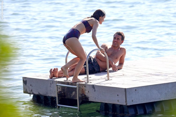 Голая Ромола Гарай в кино