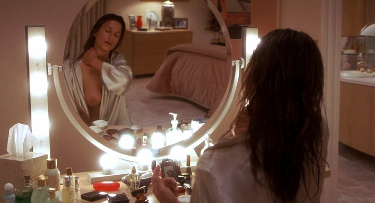 Рона Митра в Нижнем белье