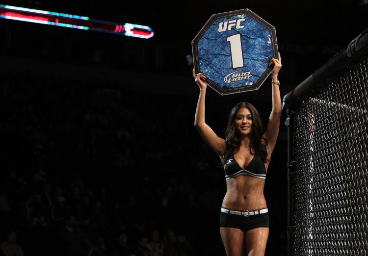 Арианни Селесте ринг герлз