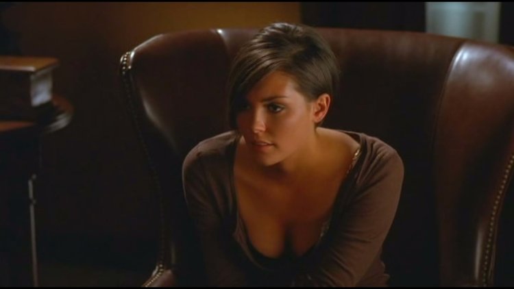 Тейлор куин Коул в купальнике