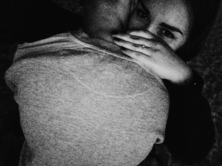 Вечно бы с ним обнималась.