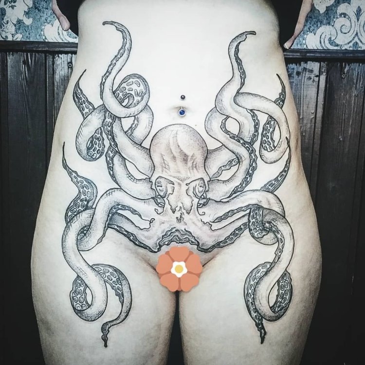 Татуировка осьминог анал