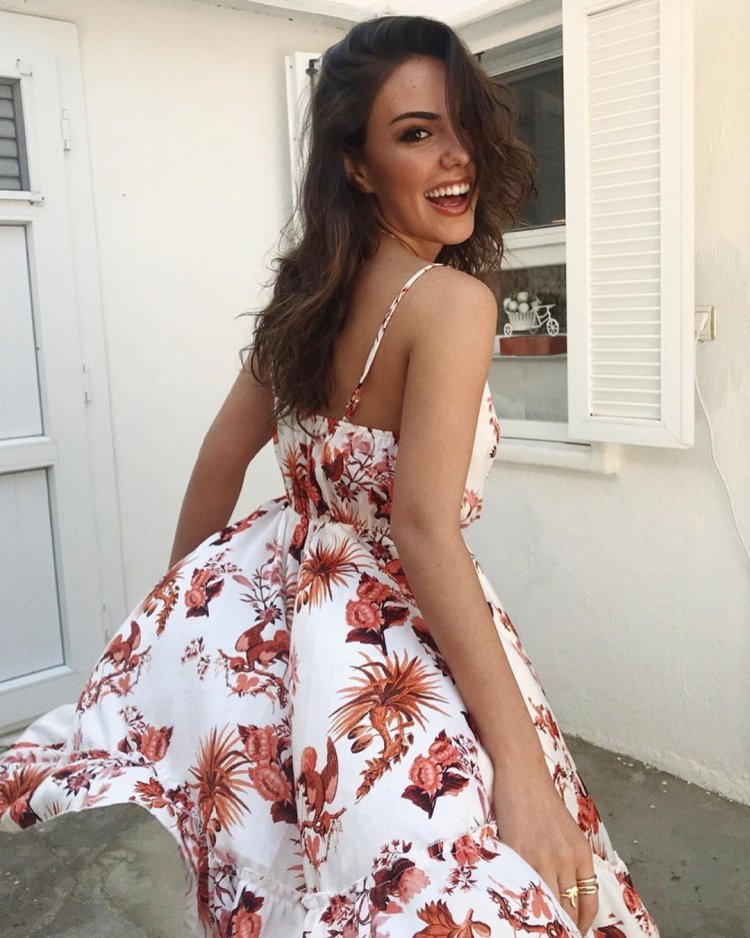 Актриса эбру Шахин