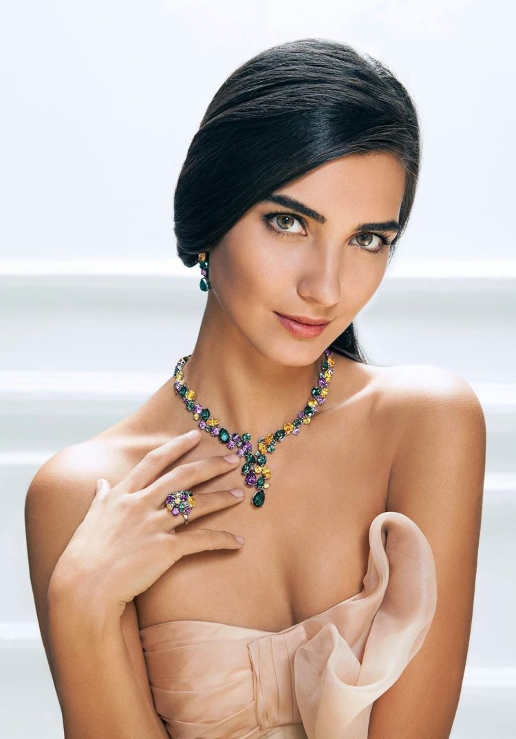 Актриса Фахрие Эвджен