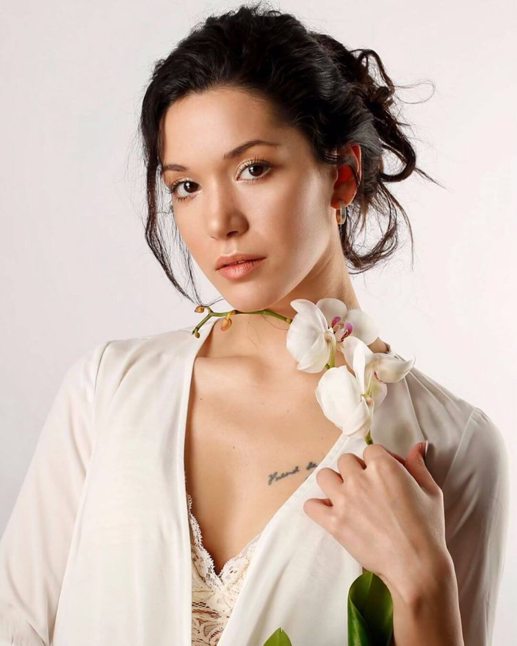 Актриса Джансу дере