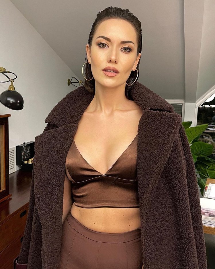 Турецкая актриса Нургуль Ешильчай