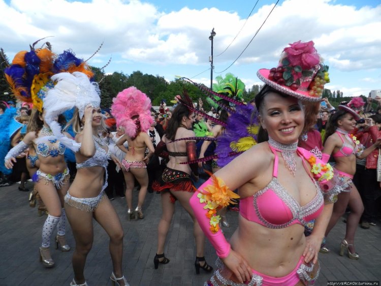 Андреа Мартинс Бразилия карнавал