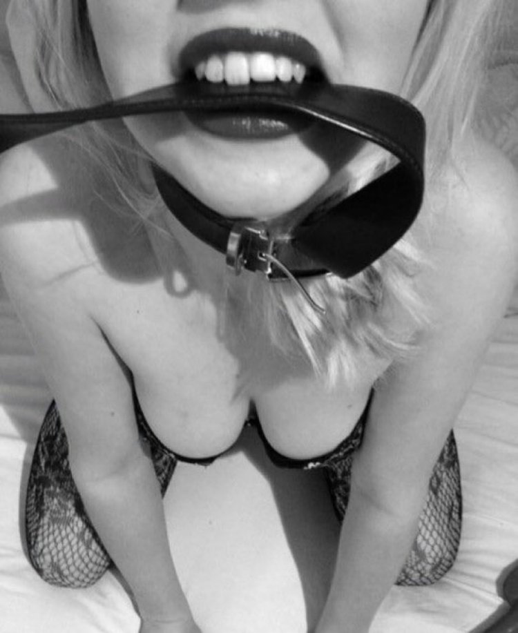 Красивые послушные рабыни