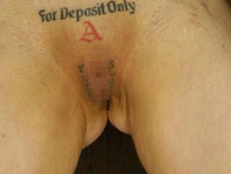 Женские интимные тату и пирсинг