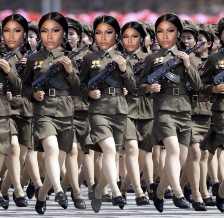 Марш девушек в Северной Корее