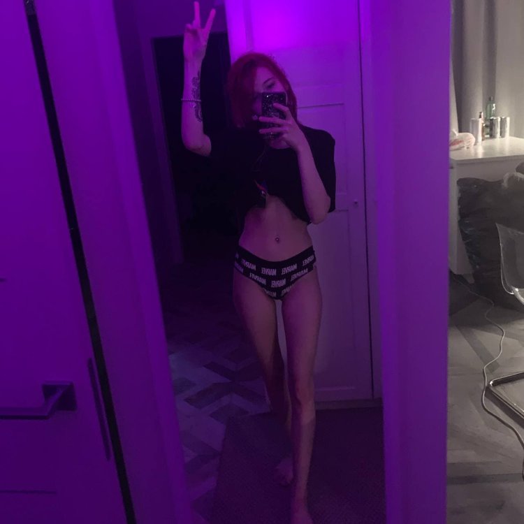 Mira стримерша