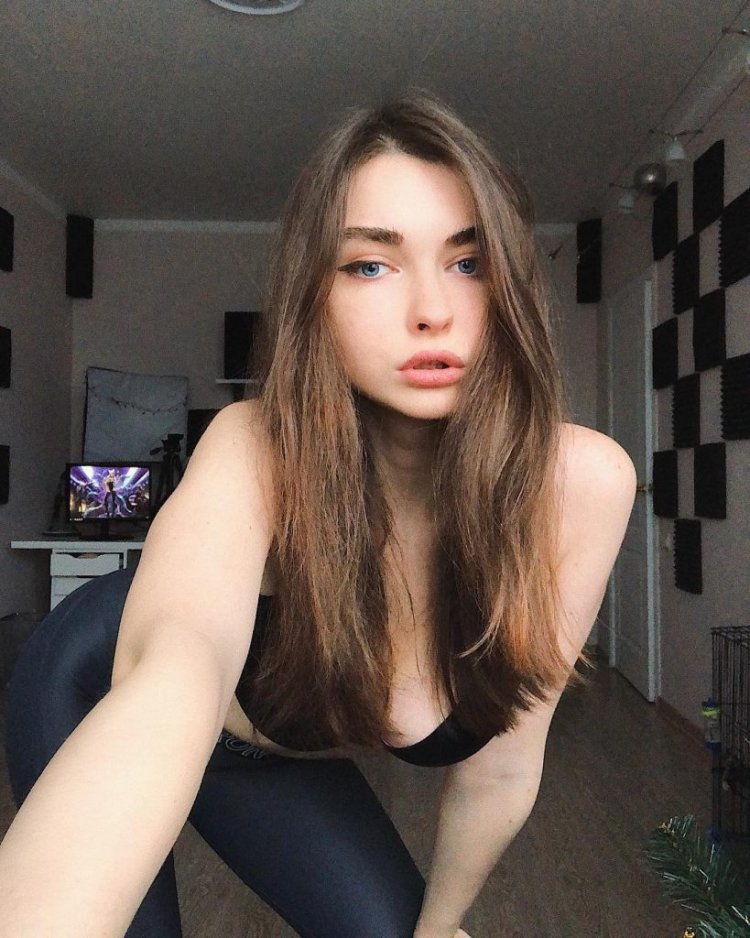 AHRINYAN Арина Бердникова