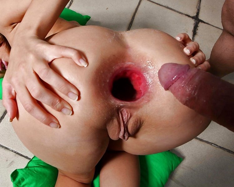 Изабелла Кларк и ее анальная дыра