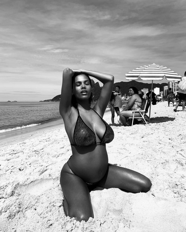 Тина Кунаки беременна