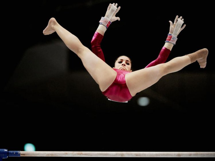 Гимнастки без