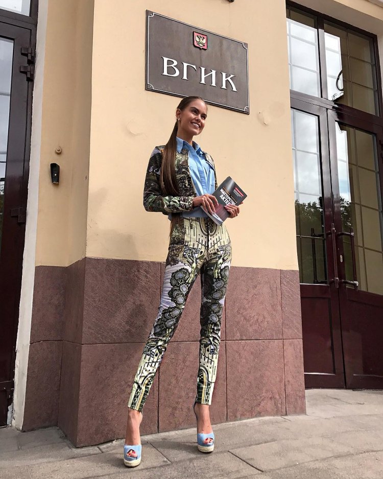 Яна Студилина Легс