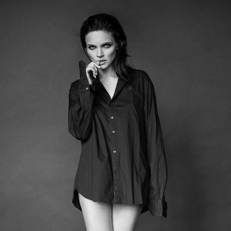 Наталья Земцова в купальнике