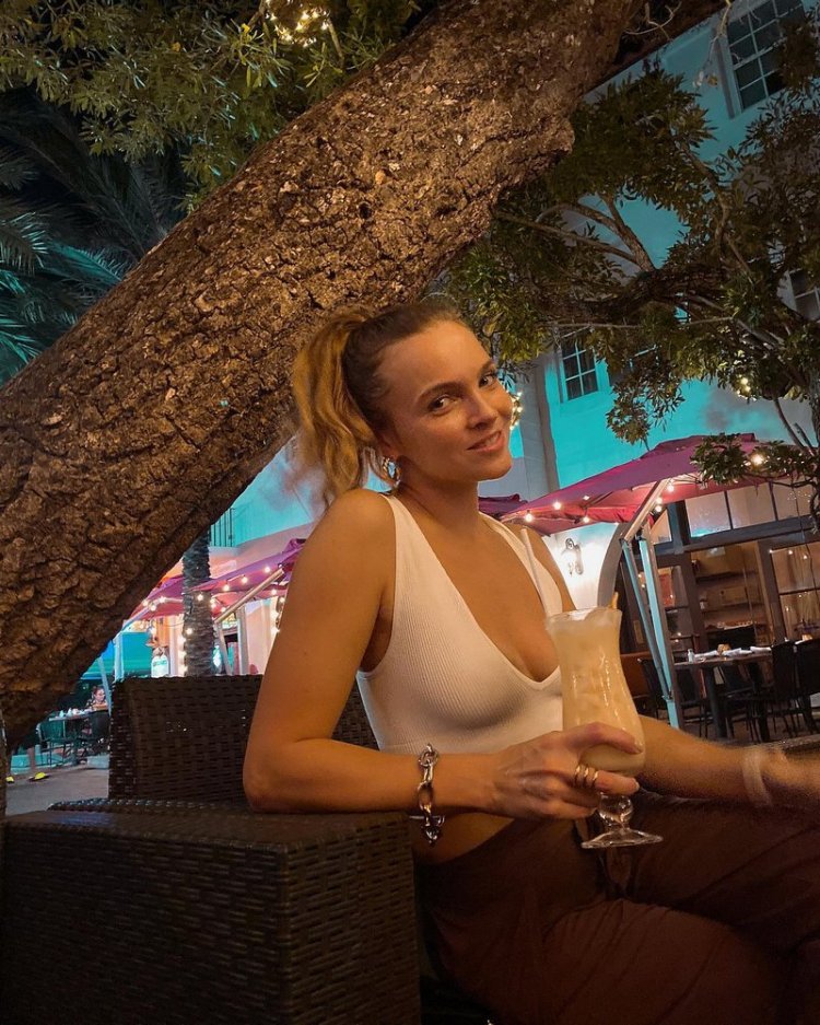 Земцова Наталья актриса Максим