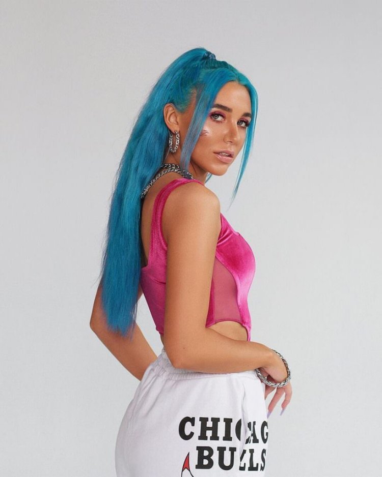 Певица Мия Бойко