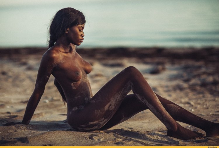 Наоми Нэш афроамериканка голая