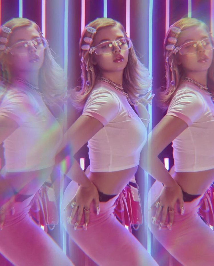 Анна Седокова Максим 2019