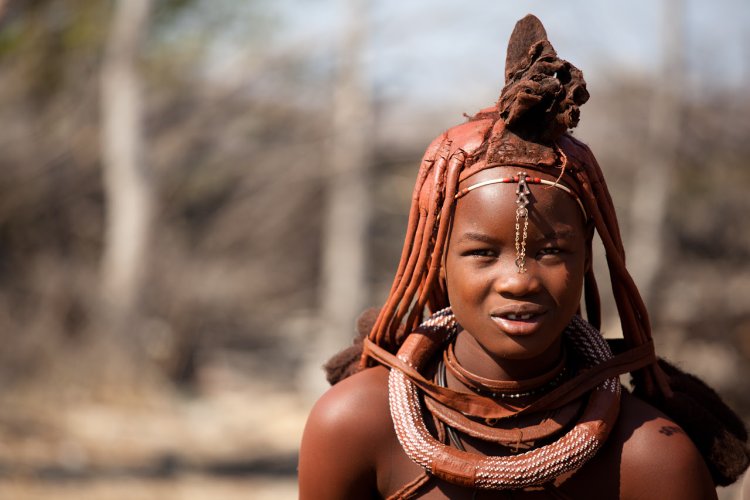 Женщины племени Химба в полный рост