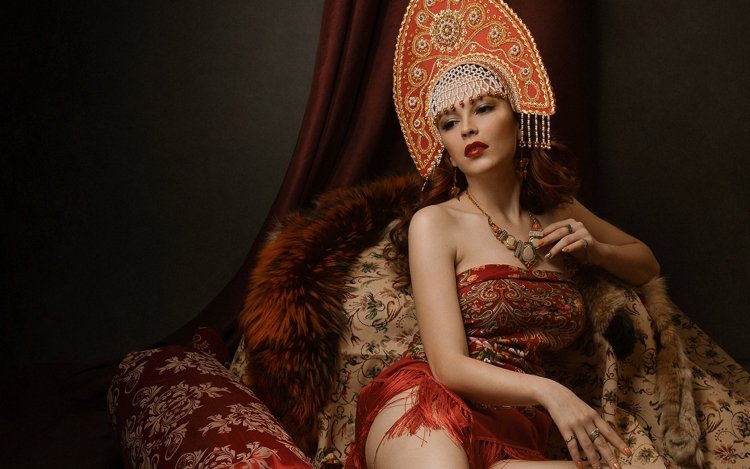 Группа фабрика в кокошниках Максим