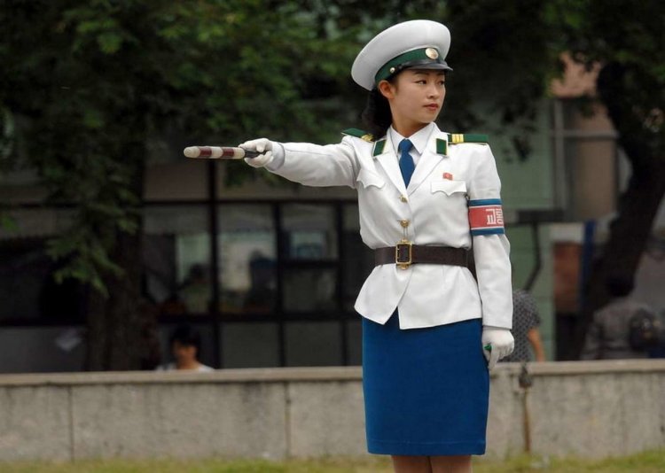 КНДР военные женщины танцы