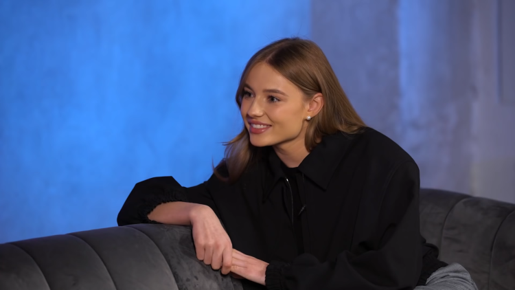 Лиза Василенко сливы голая