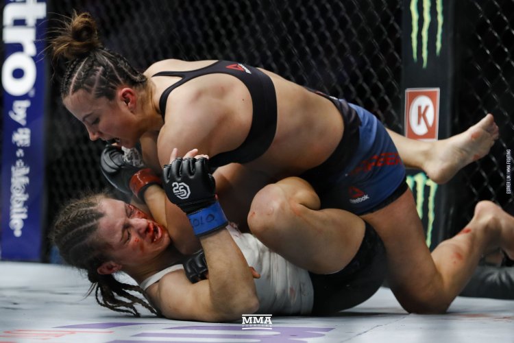 Камила Смогулецка UFC